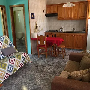 https://casa-pueblo-hinojosa.adeje-hotels.com
